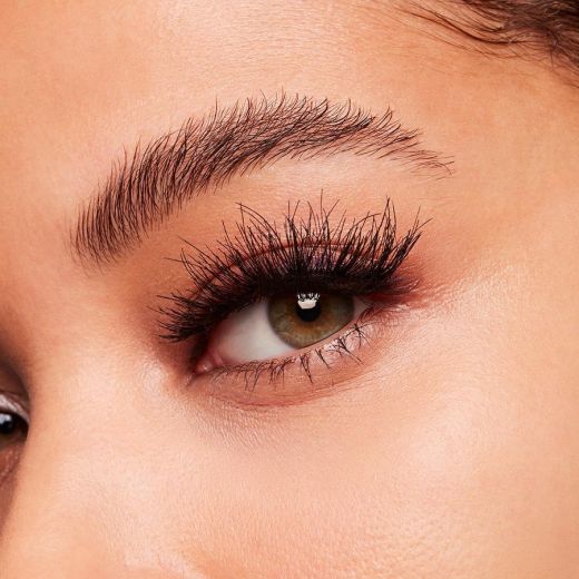 MAC Lash In For A Frill