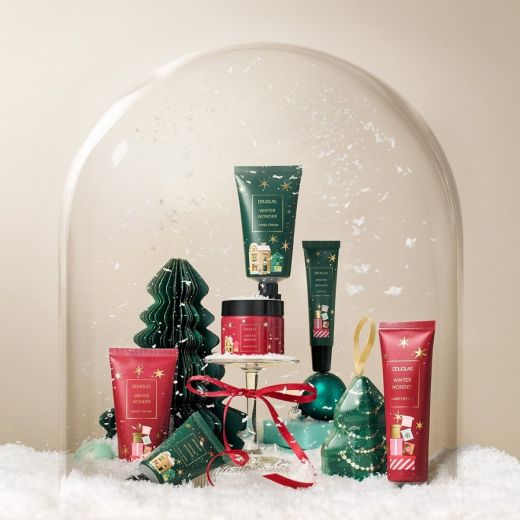 DOUGLAS COLLECTION Seasonal Winter Wonder Pocket Care Set 