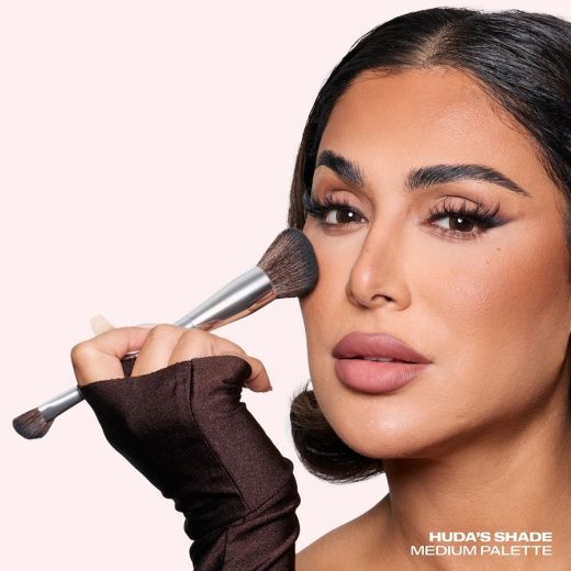 HUDA BEAUTY Bronzing And Sculpting Brush