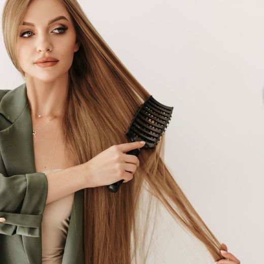 ONE:ZERO Detangling Hair Comb - Black