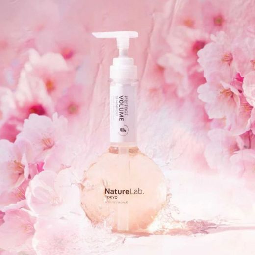 NATURELAB. TOKYO Perfect Volume Shampoo