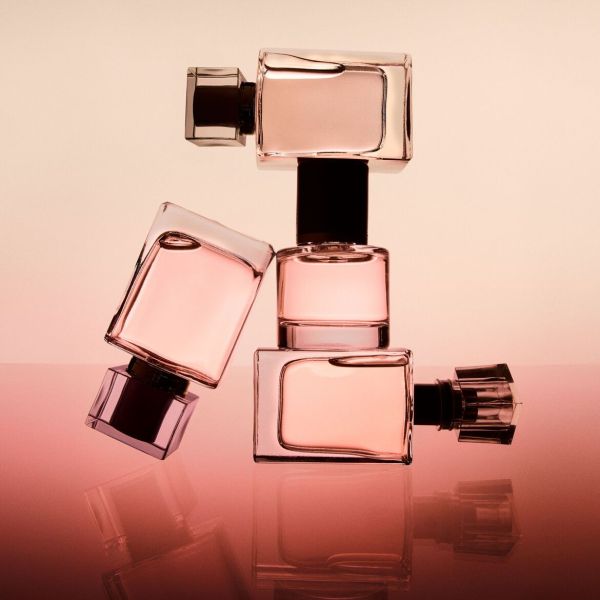 SMARŽĪGI MĪLAS STĀSTI