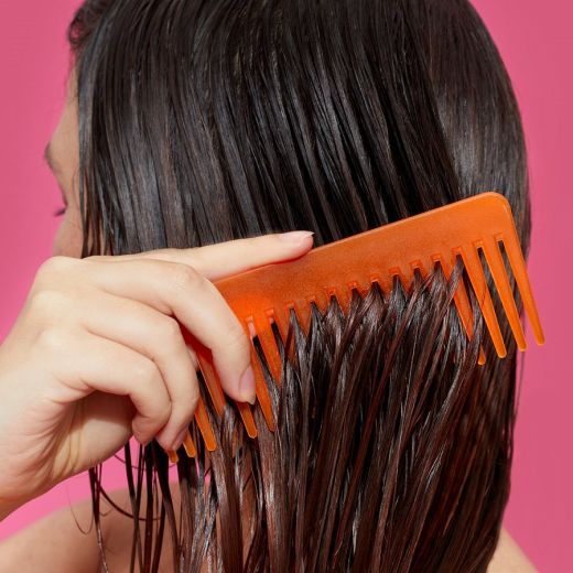 AMIKA Wizard Silicone-Free Detangling Primer