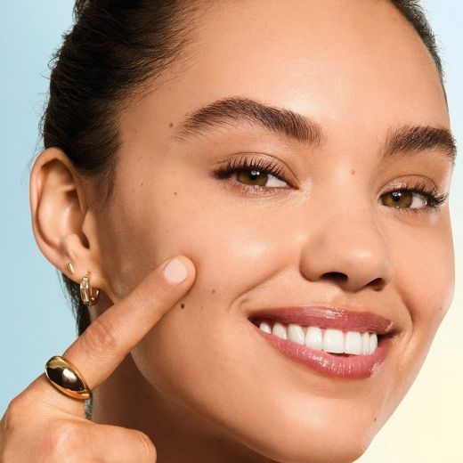 ESTEE LAUDER  Daywear Glow Boost Jelly Cleanser