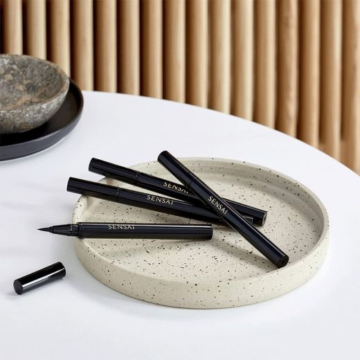 SENSAI Designing Liquid Eyeliner