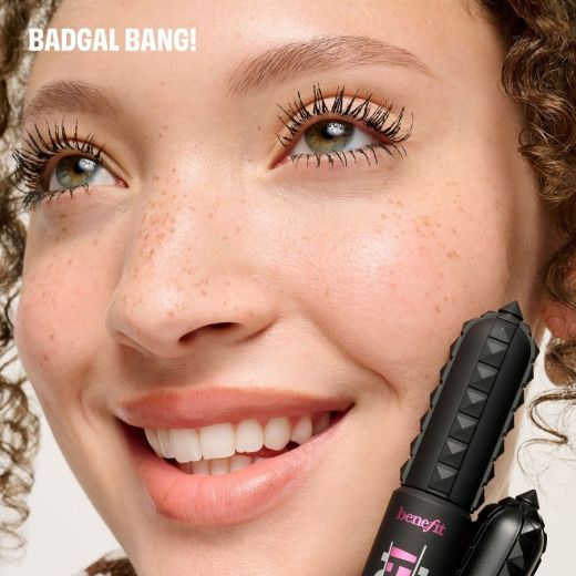 BENEFIT COSMETICS Beneville Beauty Salon - Your Holiday Bestsellers Trio Christmas Beauty Set