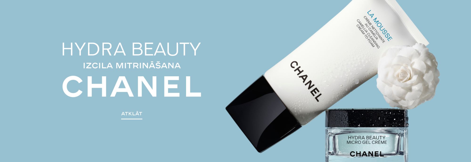 CHANEL Hydra Beauty krēms un attīrošs līdzeklis ar baltu kamēliju uz gaiša fona