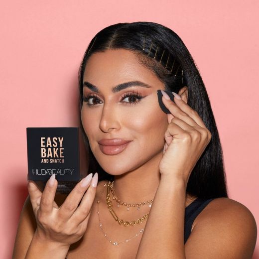 Huda Beauty Easy Bake and Snatch Pressed Brightening and Setting Powder