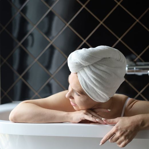 ONE:ZERO Hair Towel With Coconut Button