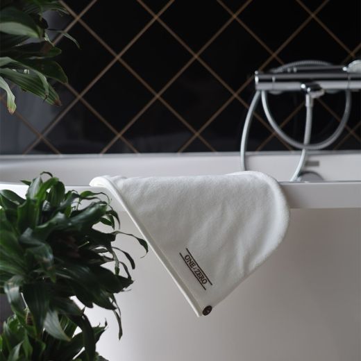ONE:ZERO Hair Towel With Coconut Button