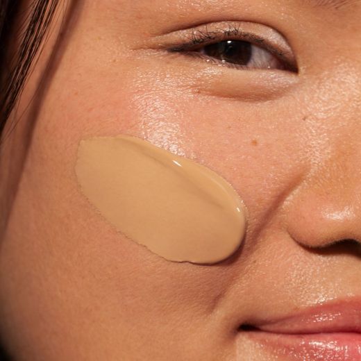 MADARA Skinonym Semi-Matte Peptide Foundation