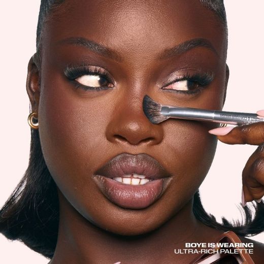 HUDA BEAUTY Bronzing And Sculpting Brush