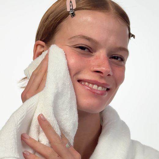 CLINIQUE Moisture Surge™ Exfoliating Glow Cleanser