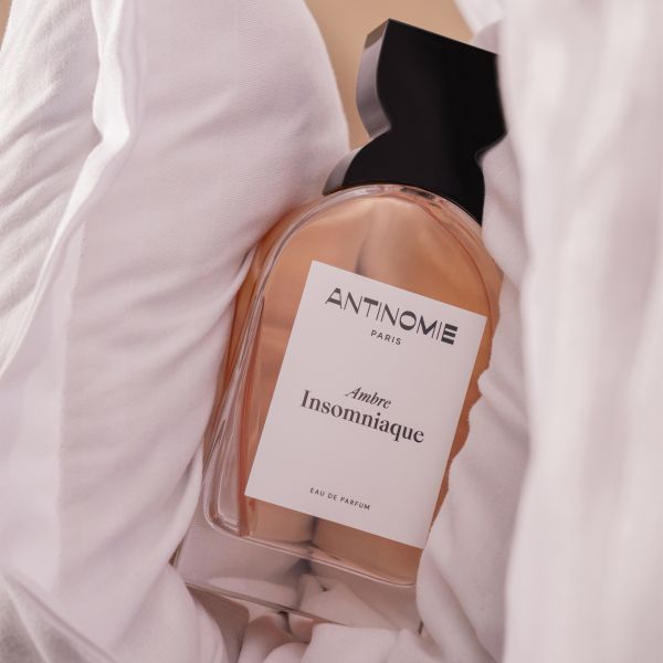 Svaigs aromāts, kas atmodina maņas ar enerģiskām persiku un citronu notīm.