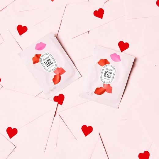 DOUGLAS COLLECTION SEASONAL LOVE IS ALL AROUND Eye Patches 