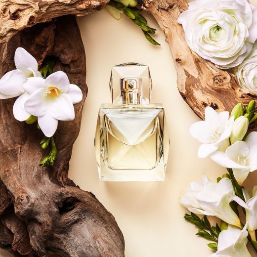 KHLOÉ KARDASHIAN XO Khloé Holiday Gift Set