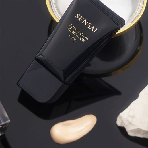 SENSAI Radiant Glow Foundation